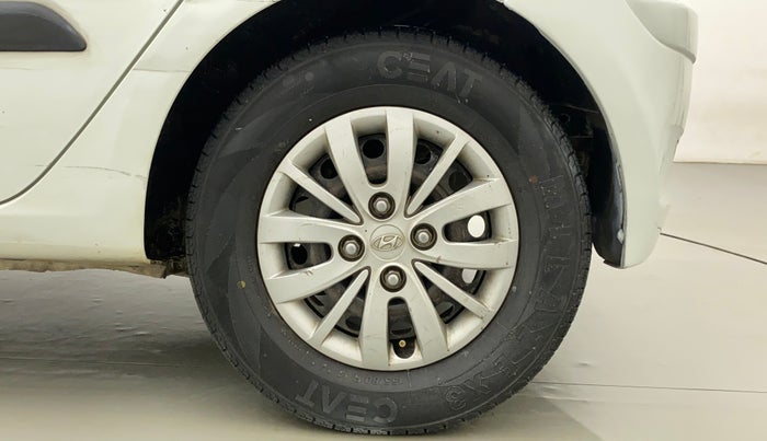 2013 Hyundai i10 MAGNA 1.1, CNG, Manual, 64,200 km, Left Rear Wheel