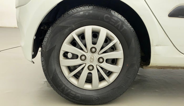 2013 Hyundai i10 MAGNA 1.1, CNG, Manual, 64,200 km, Right Rear Wheel