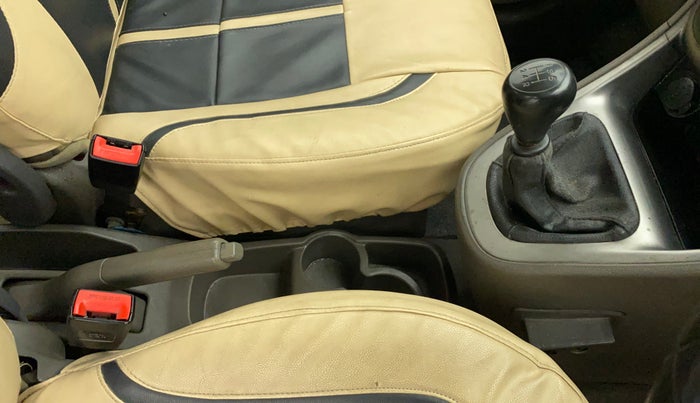 2013 Hyundai i10 MAGNA 1.1, CNG, Manual, 64,200 km, Gear Lever