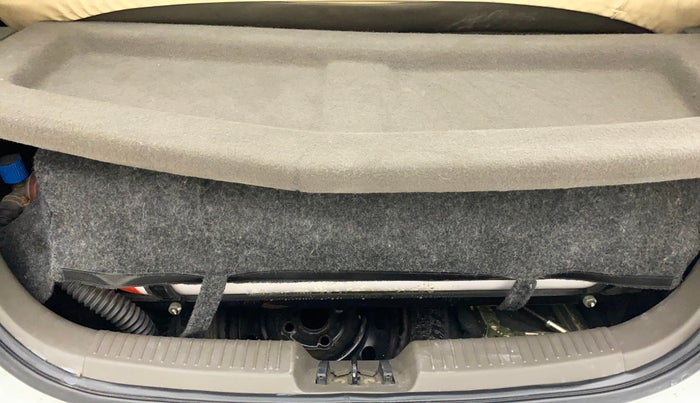 2013 Hyundai i10 MAGNA 1.1, CNG, Manual, 64,200 km, Boot Inside