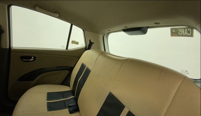 2013 Hyundai i10 MAGNA 1.1, CNG, Manual, 64,200 km, Right Side Rear Door Cabin