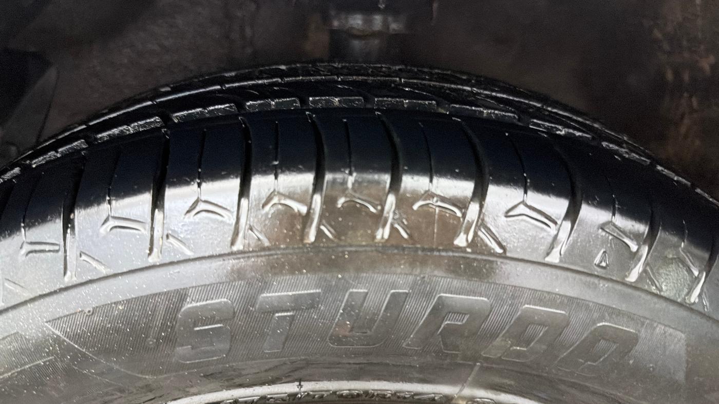 2012 Hyundai i20 MAGNA (O) 1.2, Petrol, Manual, 99,074 km, Left Front Tyre Tread
