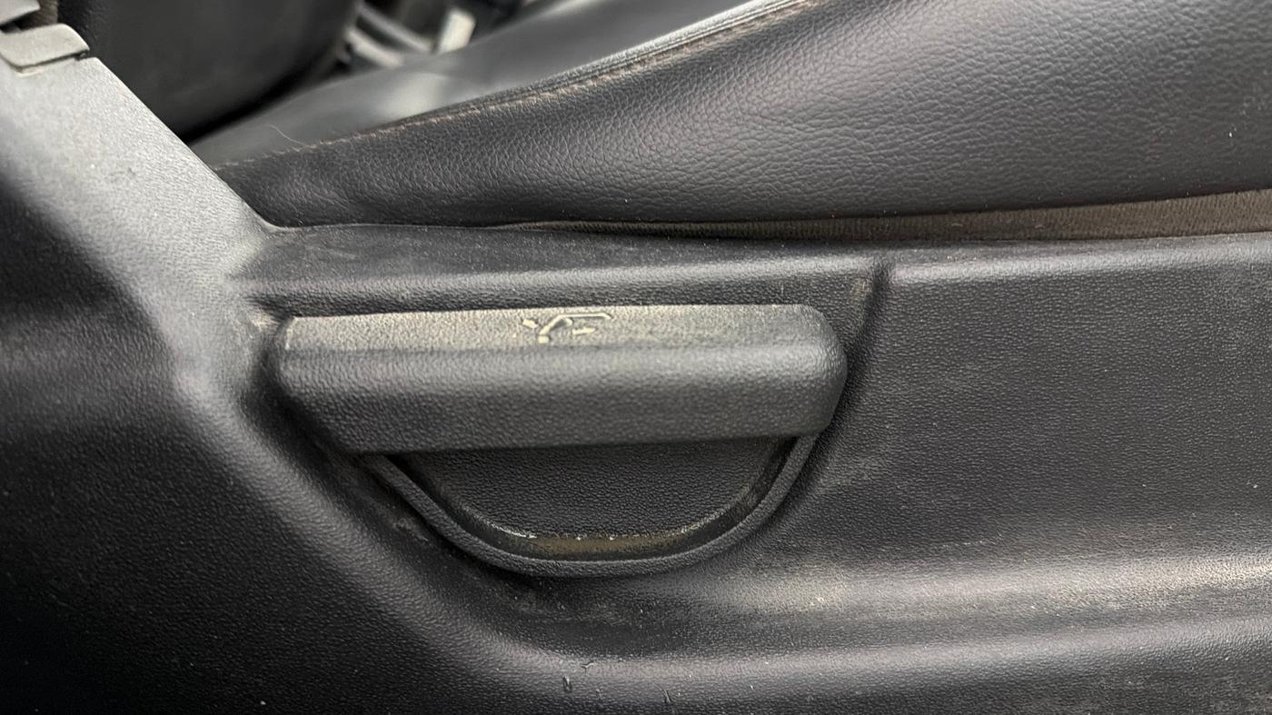 2012 Hyundai i20 MAGNA (O) 1.2, Petrol, Manual, 99,074 km, Driver Side Adjustment Panel