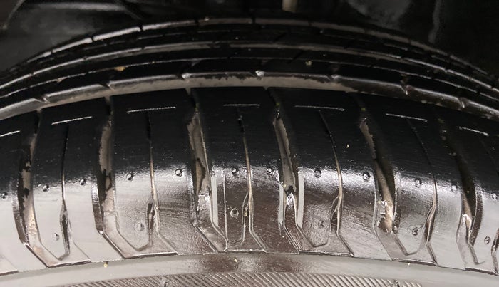 2021 Maruti Ertiga ZXI Plus SHVS, Petrol, Manual, 659 km, Left Front Tyre Tread