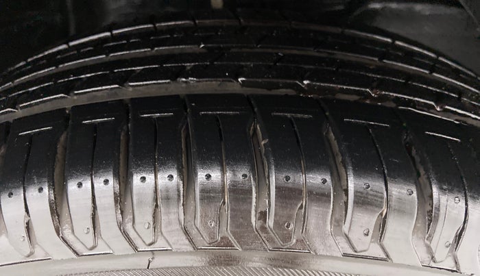 2021 Maruti Ertiga ZXI Plus SHVS, Petrol, Manual, 659 km, Right Front Tyre Tread