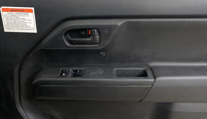 2021 Maruti New Wagon-R LXI CNG 1.0, CNG, Manual, 1,11,155 km, Driver Side Door Panels Control