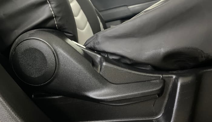 2021 Maruti New Wagon-R LXI CNG 1.0, CNG, Manual, 1,11,155 km, Driver Side Adjustment Panel
