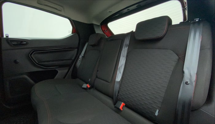 2022 Renault Kiger RXZ CVT 1.0 TURBO DUAL TONE, Petrol, Automatic, 4,371 km, Right Side Rear Door Cabin