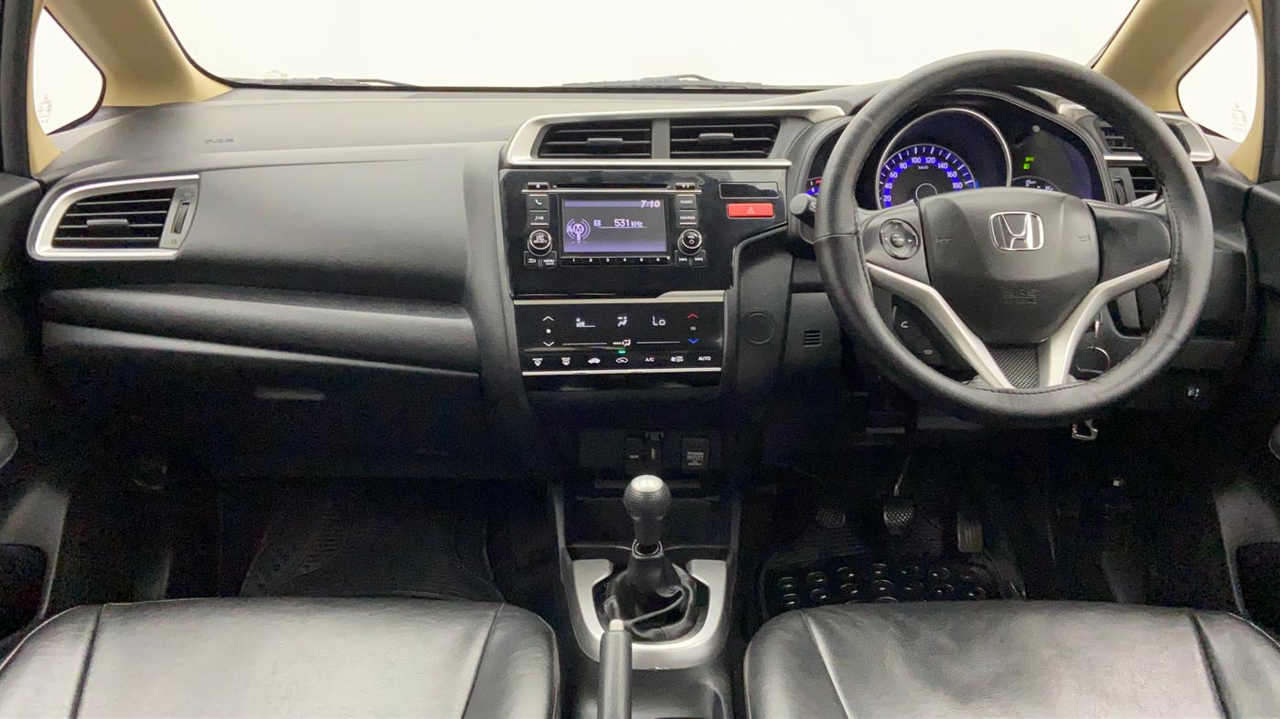 2015 Honda Jazz 1.2 V MT, Petrol, Manual, 30,363 km, Dashboard View