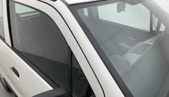 2013 Maruti Wagon R 1.0 LXI, Petrol, Manual, 98,385 km, Right A pillar - Paint is slightly faded