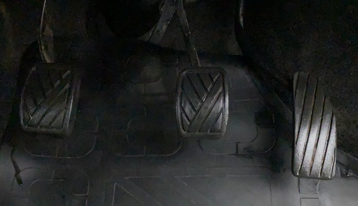 2013 Maruti Wagon R 1.0 LXI, Petrol, Manual, 98,385 km, Pedals