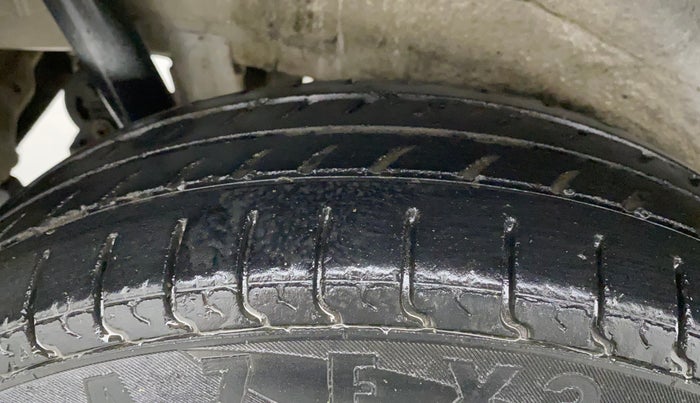 2013 Maruti Wagon R 1.0 LXI, Petrol, Manual, 98,385 km, Right Rear Tyre Tread