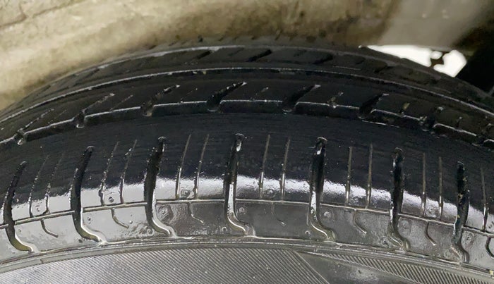 2013 Maruti Wagon R 1.0 LXI, Petrol, Manual, 98,385 km, Left Rear Tyre Tread