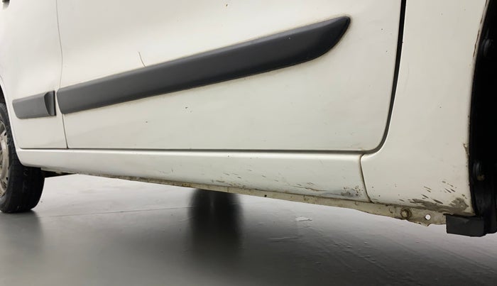 2013 Maruti Wagon R 1.0 LXI, Petrol, Manual, 98,385 km, Right running board - Slightly rusted