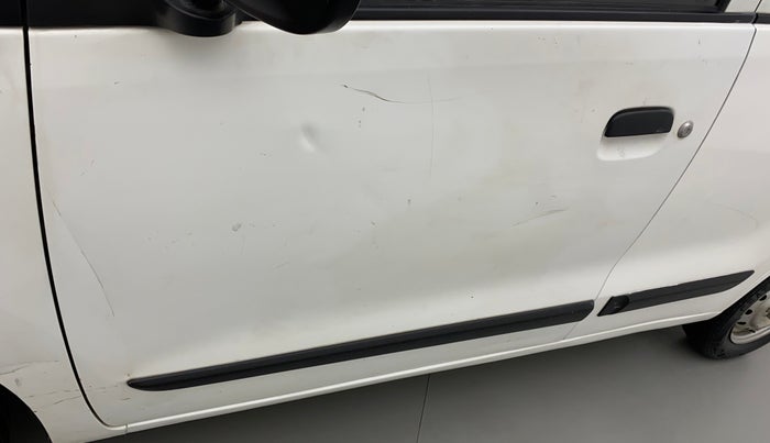 2013 Maruti Wagon R 1.0 LXI, Petrol, Manual, 98,385 km, Front passenger door - Minor scratches