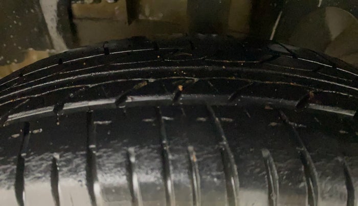 2018 Renault Kwid RXT 1.0, Petrol, Manual, 64,559 km, Left Front Tyre Tread