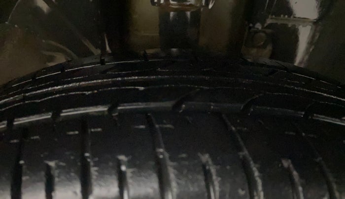 2018 Renault Kwid RXT 1.0, Petrol, Manual, 64,559 km, Right Front Tyre Tread