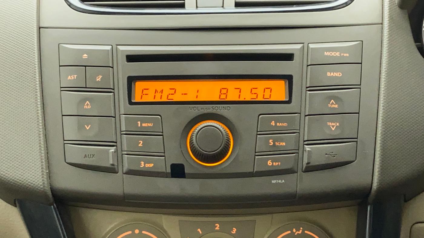 2013 Maruti Ertiga VXI CNG, CNG, Manual, 97,093 km, Infotainment System