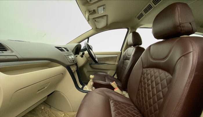 2013 Maruti Ertiga VXI CNG, CNG, Manual, 97,093 km, Right Side Front Door Cabin