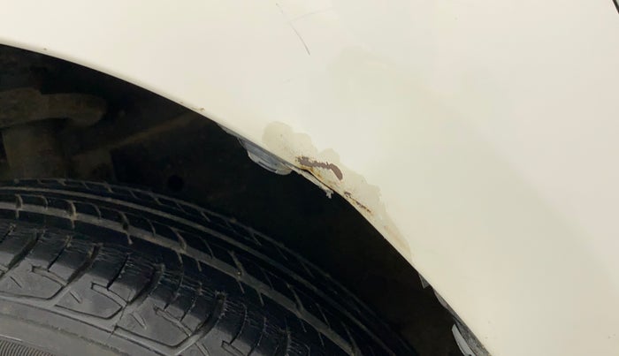 2013 Maruti Ertiga VXI CNG, CNG, Manual, 97,093 km, Left fender - Slight discoloration
