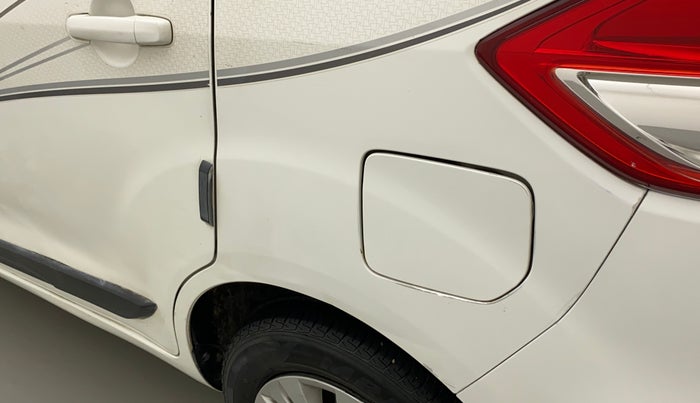 2013 Maruti Ertiga VXI CNG, CNG, Manual, 97,093 km, Left quarter panel - Slightly dented