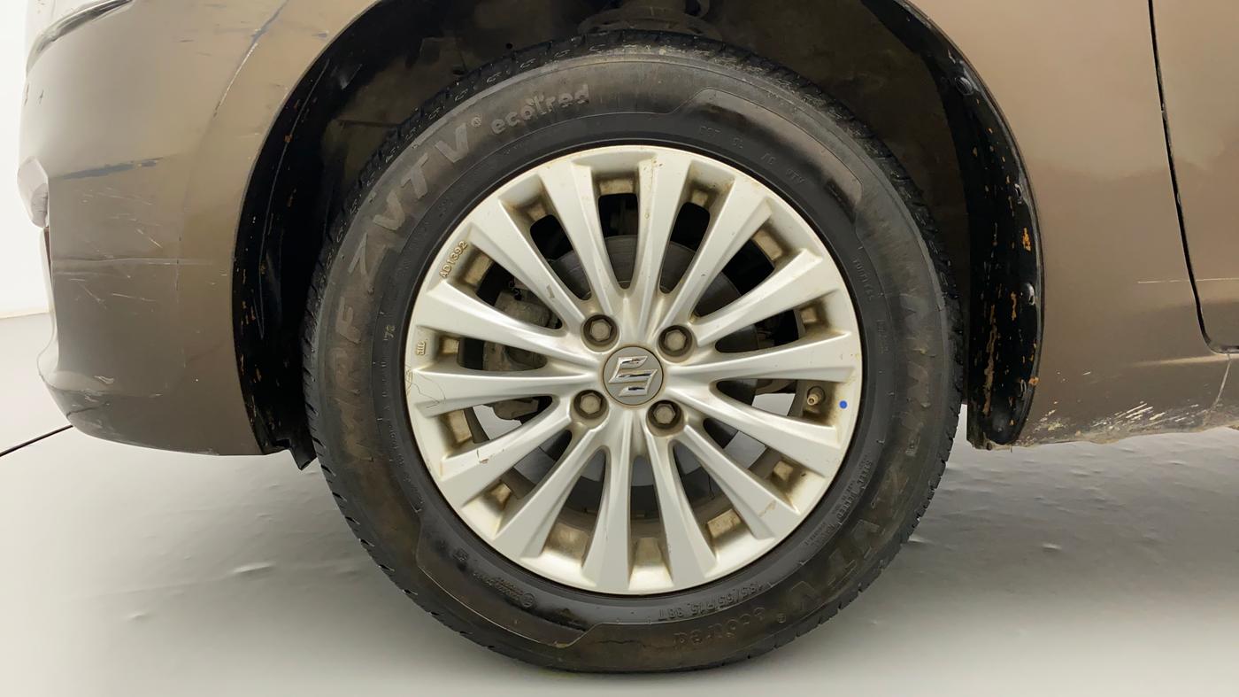 2015 Maruti Ciaz ZXI, Petrol, Manual, 51,093 km, Left Front Wheel