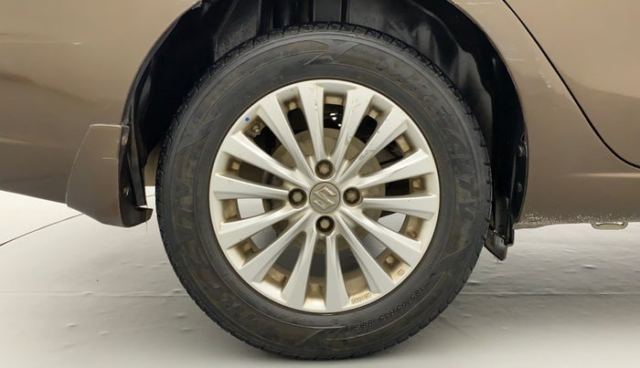 2015 Maruti Ciaz ZXI, Petrol, Manual, 51,093 km, Right Rear Wheel