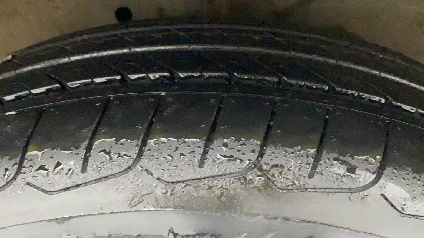 2015 Maruti Ciaz ZXI, Petrol, Manual, 51,093 km, Right Front Tyre Tread