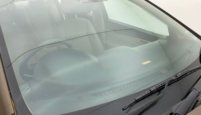 2015 Maruti Ciaz ZXI, Petrol, Manual, 51,093 km, Front windshield - Minor spot on windshield