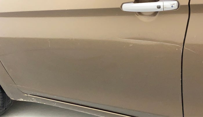 2015 Maruti Ciaz ZXI, Petrol, Manual, 51,093 km, Front passenger door - Minor scratches