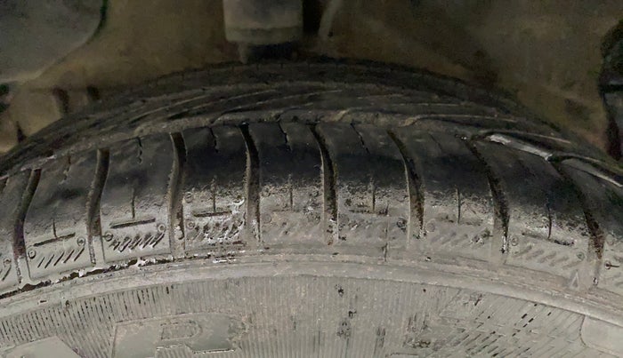 2015 Tata Zest XT PETROL, Petrol, Manual, 65,960 km, Right Rear Tyre Tread