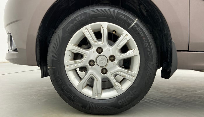 2016 Tata Tiago XZ 1.2 REVOTRON, Petrol, Manual, 33,891 km, Left Front Wheel