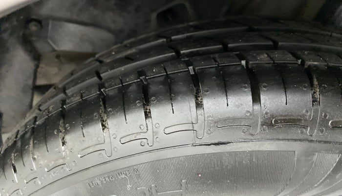 2016 Tata Tiago XZ 1.2 REVOTRON, Petrol, Manual, 33,891 km, Left Rear Tyre Tread
