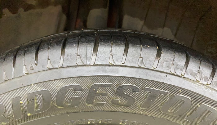 2017 Maruti Dzire ZXI PLUS AMT, CNG, Automatic, 1,06,513 km, Right Rear Tyre Tread