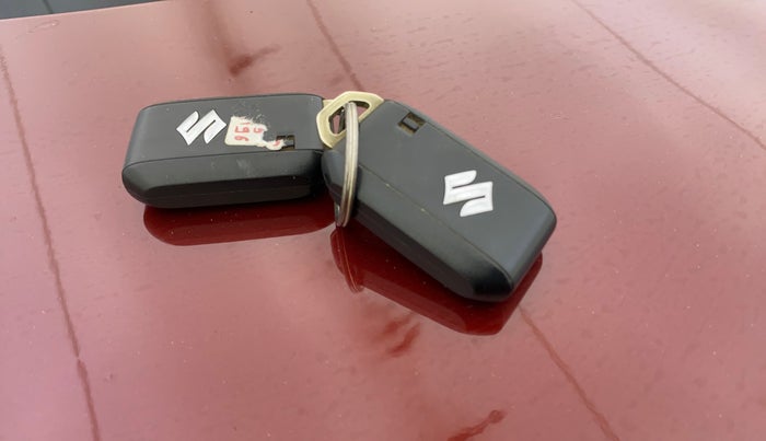 2017 Maruti Dzire ZXI PLUS AMT, CNG, Automatic, 1,06,513 km, Key Close Up