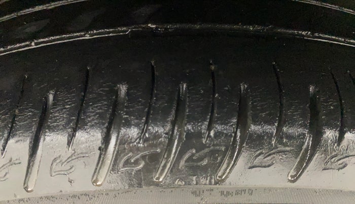 2020 Hyundai VENUE SX PLUS 1.0 TURBO DCT, Petrol, Automatic, 1,07,678 km, Left Front Tyre Tread