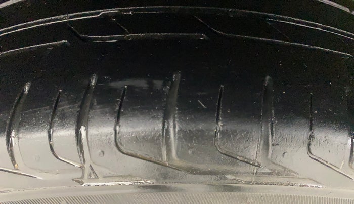 2020 Hyundai VENUE SX PLUS 1.0 TURBO DCT, Petrol, Automatic, 1,07,678 km, Right Rear Tyre Tread