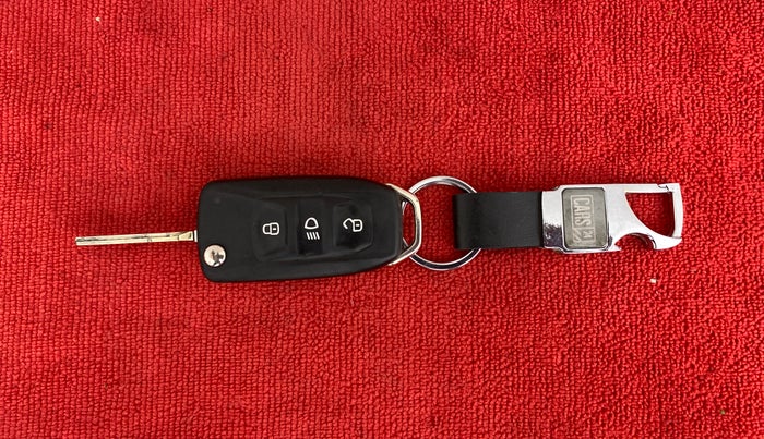 2019 Tata Tiago XZ PLUS DUAL TONE PETROL, Petrol, Manual, 55,220 km, Key Close Up