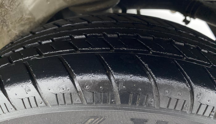 2013 Maruti A Star VXI, Petrol, Manual, 22,338 km, Left Rear Tyre Tread