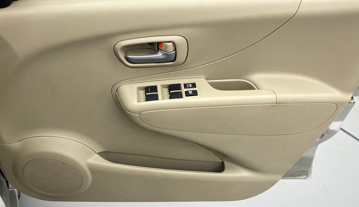 2013 Maruti A Star VXI, Petrol, Manual, 22,338 km, Driver Side Door Panels Control