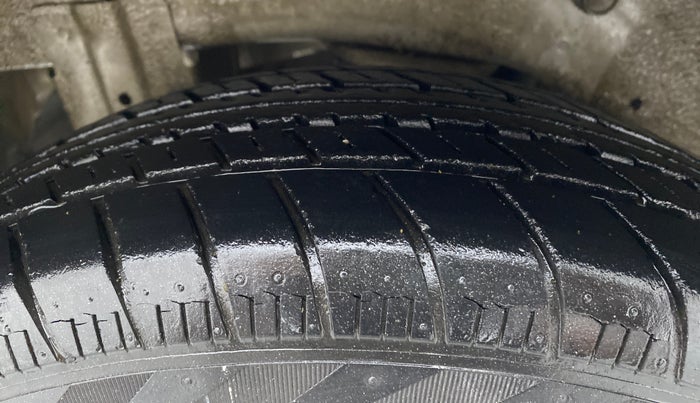 2013 Maruti A Star VXI, Petrol, Manual, 22,338 km, Right Rear Tyre Tread