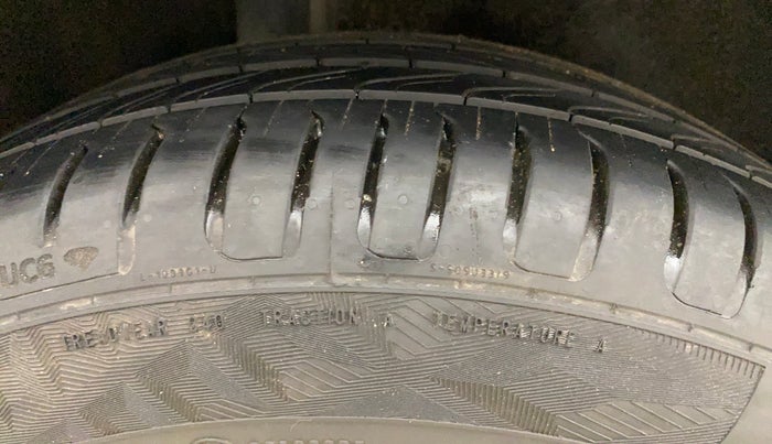 2014 Ford Ecosport TITANIUM 1.5L DIESEL, Diesel, Manual, 1,02,576 km, Right Rear Tyre Tread