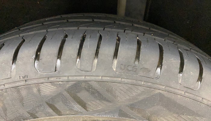 2014 Ford Ecosport TITANIUM 1.5L DIESEL, Diesel, Manual, 1,02,576 km, Left Rear Tyre Tread