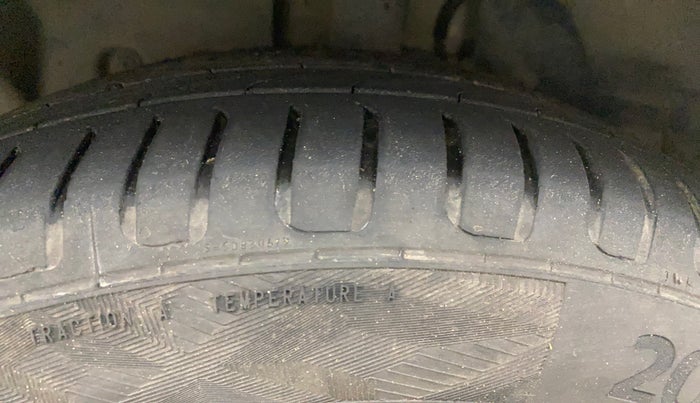 2014 Ford Ecosport TITANIUM 1.5L DIESEL, Diesel, Manual, 1,02,576 km, Left Front Tyre Tread