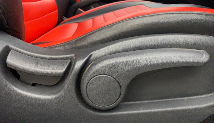 2015 Hyundai Elite i20 SPORTZ 1.2, Petrol, Manual, 94,350 km, Driver Side Adjustment Panel