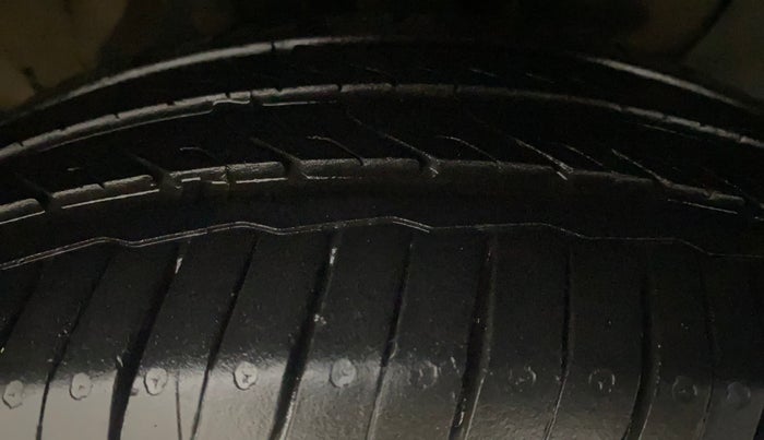 2015 Hyundai Elite i20 SPORTZ 1.2, Petrol, Manual, 94,350 km, Right Front Tyre Tread