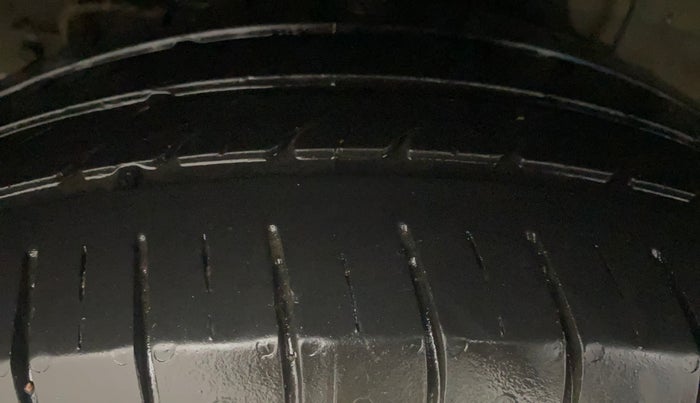 2015 Hyundai Elite i20 SPORTZ 1.2, Petrol, Manual, 94,350 km, Right Rear Tyre Tread