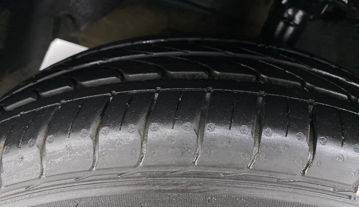 2020 Hyundai GRAND I10 NIOS SPORTZ PETROL, Petrol, Manual, 55,621 km, Left Front Tyre Tread