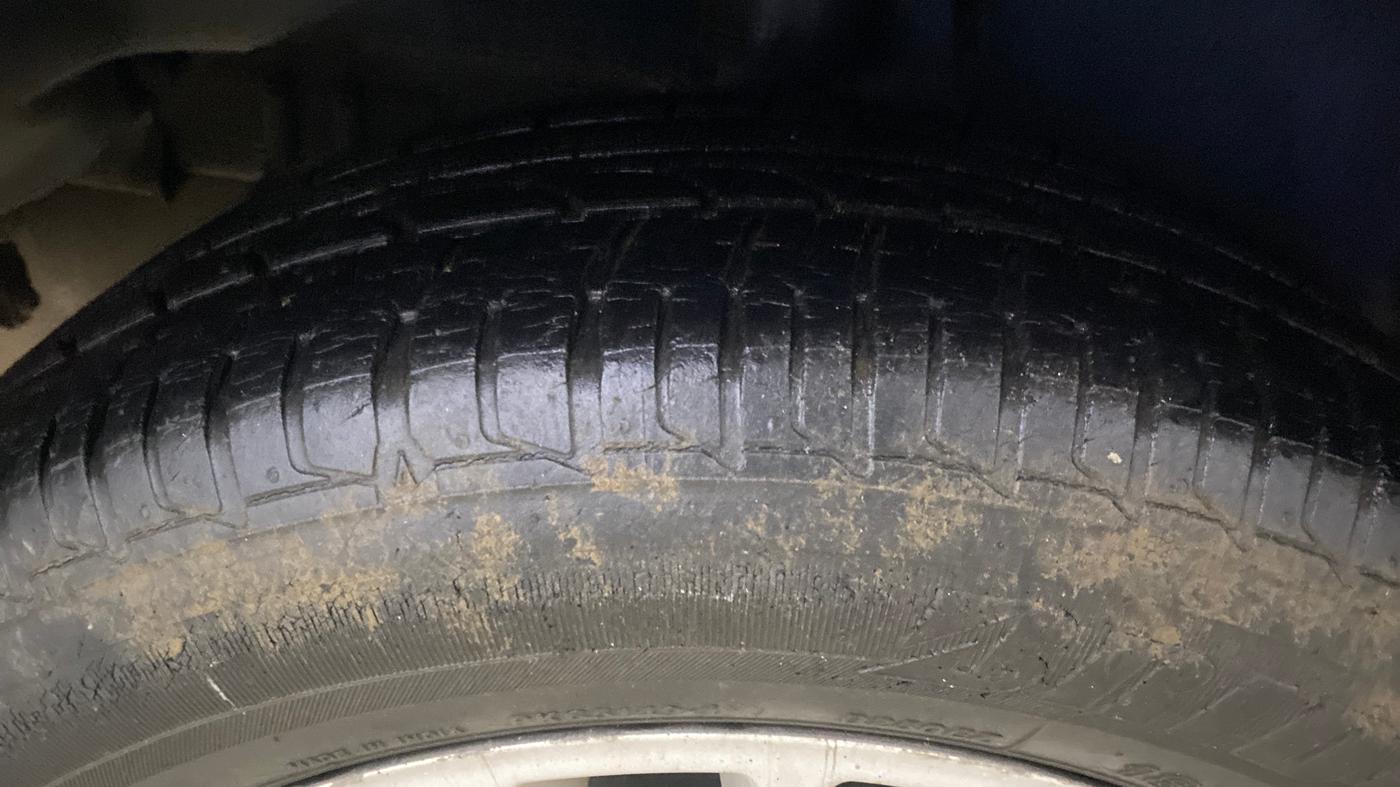 2015 Tata Zest XT PETROL, Petrol, Manual, 42,277 km, Right Rear Tyre Tread