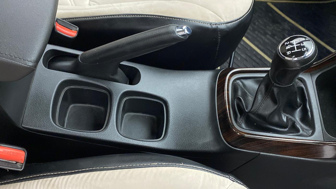 2018 Maruti S Cross ALPHA SHVS, Diesel, Manual, 46,247 km, Gear Lever